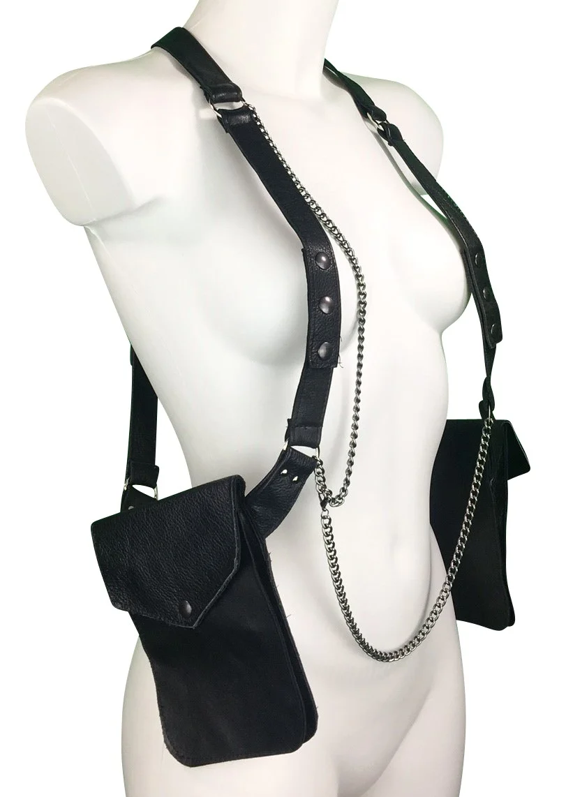 Superman structured Italian leather shoulder bag with chain strap and buttons – view 4