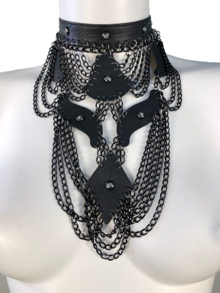 NECKLACE QUEEN