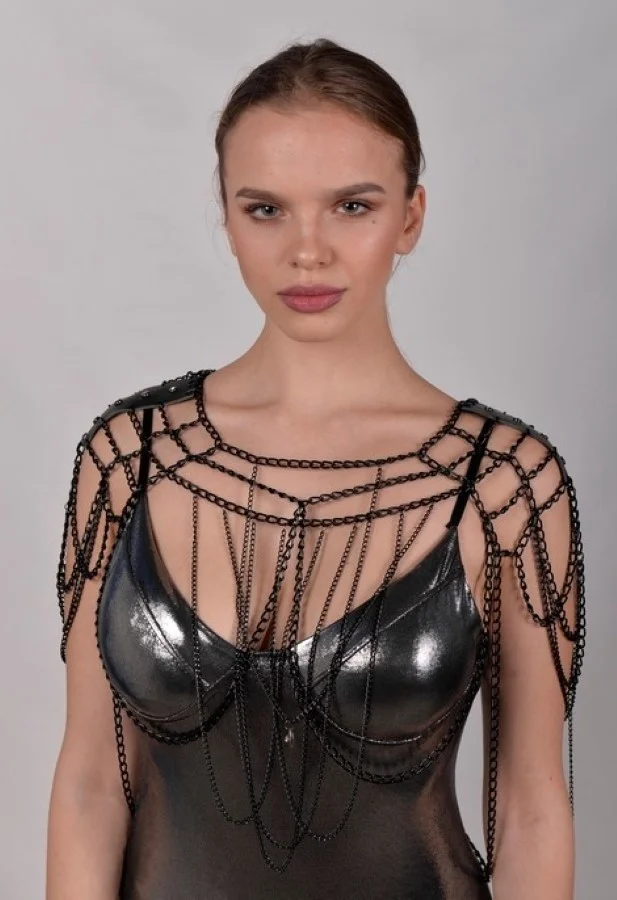 Original Gotique handmade leather and chain two-piece gothic set – view 4
