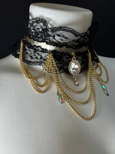 Baroque Aurora choker with color-shifting aurora crystals and gold elements – view 2