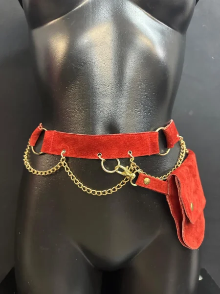 Crimson red suede chain belt bag with gold rings and detachable pouch – view 2