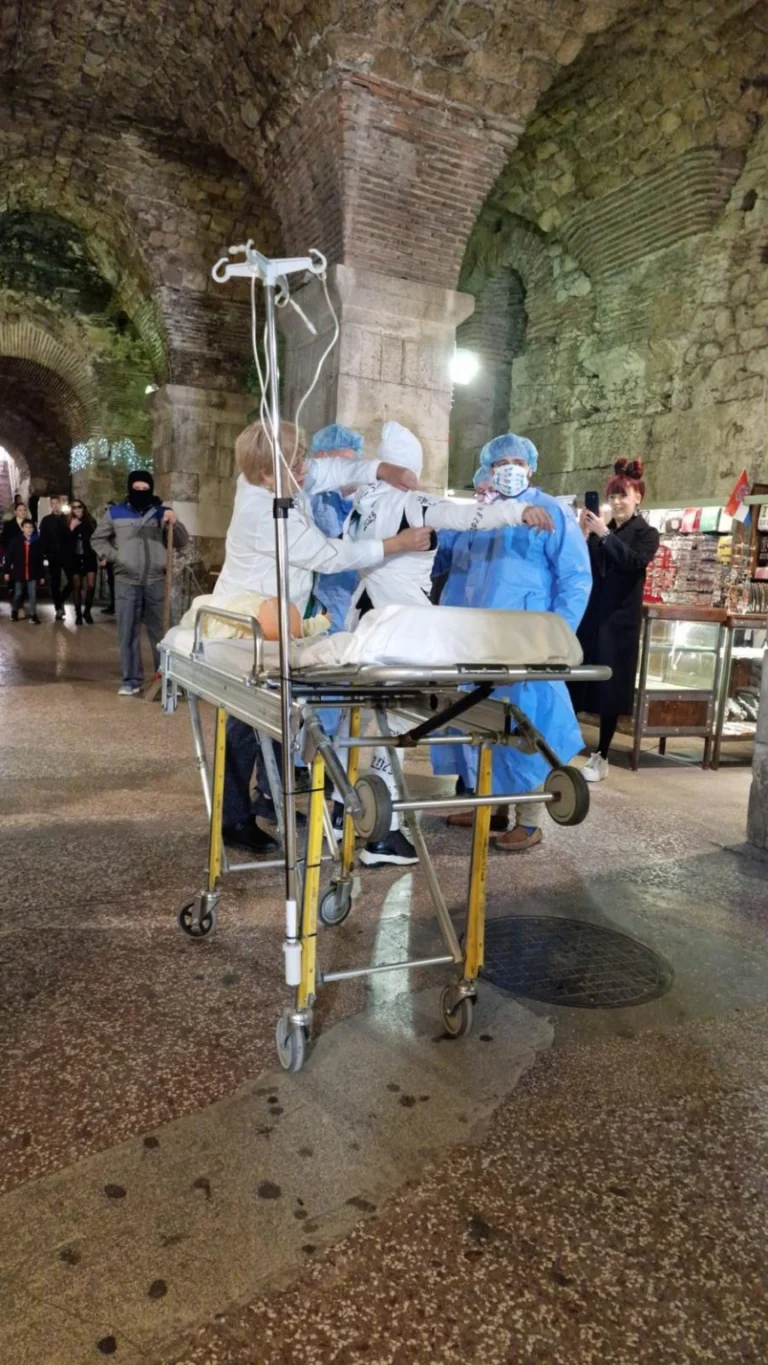 Split Is Dying, performance by Olja Einfalt, Split 2023 (4/7)